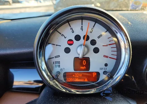 2013 Mini Cooper Clubman z USA, uszkodzony, nr VIN WMWZF3C50DT489676